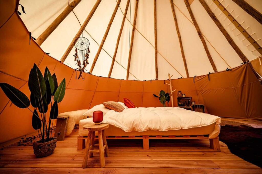 Tipi tent met lining voor minder tocht bij glamping tipi tenten - Yurtkopen